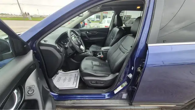 2017 Nissan Rogue SL Platinum, AWD, ONLY 98KMS, WELL MAINTAINED - Photo 9