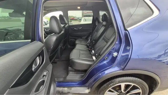 2017 Nissan Rogue SL Platinum, AWD, ONLY 98KMS, WELL MAINTAINED - Photo 10