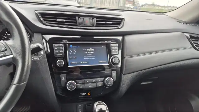 2017 Nissan Rogue SL Platinum, AWD, ONLY 98KMS, WELL MAINTAINED - Photo 12