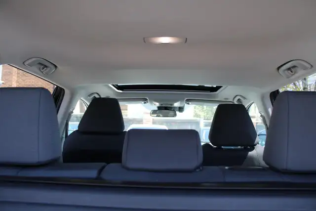 2025 Toyota RAV4 XLE - Photo 17