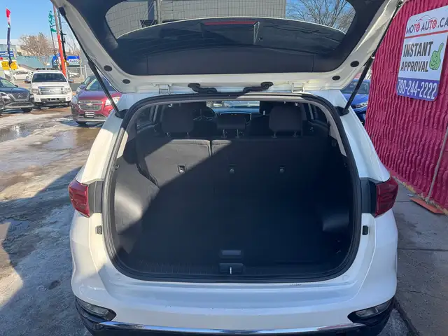 2021 Kia Sportage LX - Photo 18