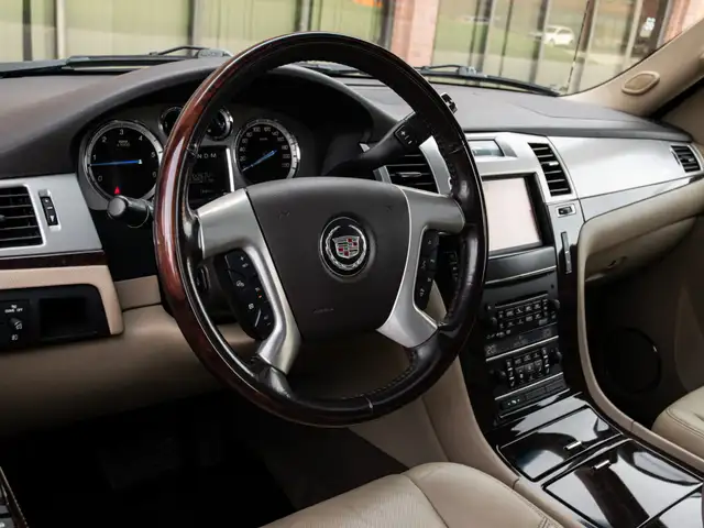 2013 Cadillac Escalade EXT ONE OF A KIND |EXT|NAV|ROOF|BACKUP|GO - Photo 6