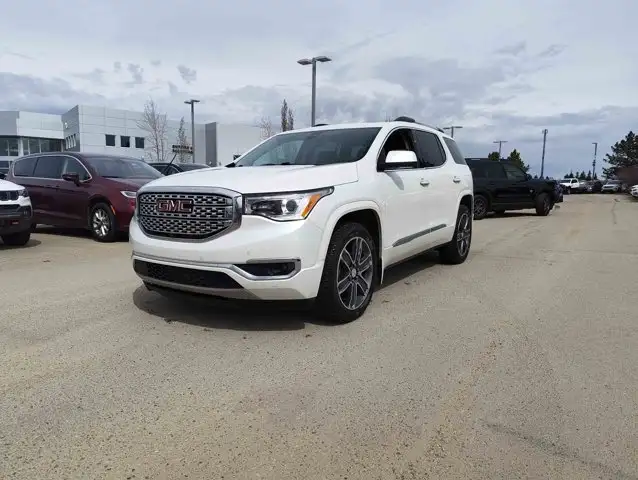 2017 GMC Acadia Denali V6 AWD | Technology/Driver Alert II - Photo 4