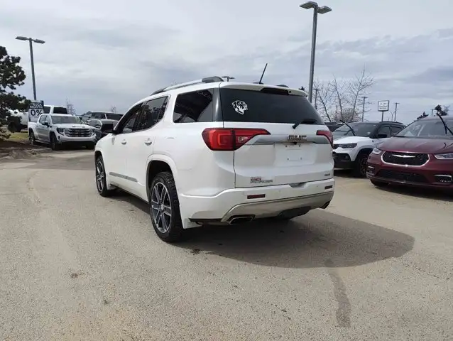 2017 GMC Acadia Denali V6 AWD | Technology/Driver Alert II - Photo 5