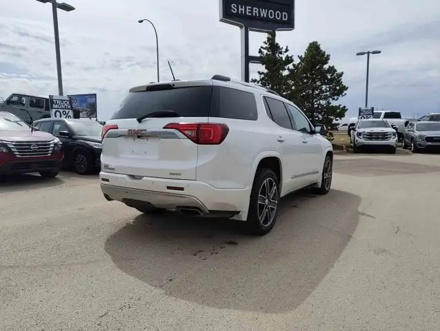 2017 GMC Acadia Denali V6 AWD | Technology/Driver Alert II - Photo 6