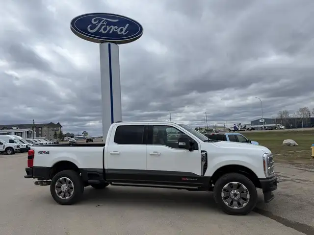 2024 Ford Super Duty F-350 King Ranch / 6.7L HO DIESEL! / 5TH WH - Photo 2