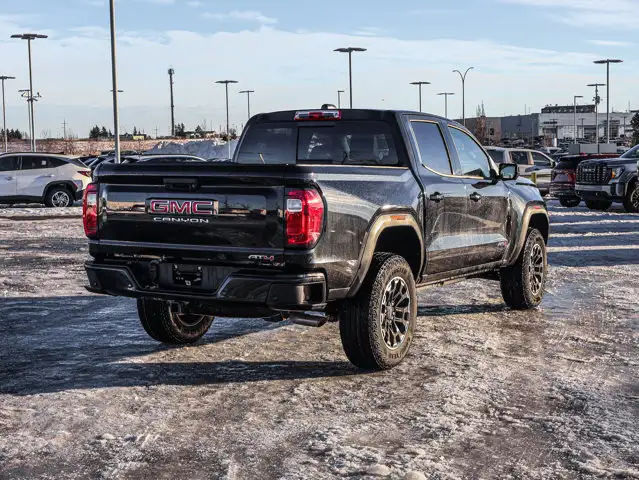 2026 GMC Canyon AT4 - Photo 8