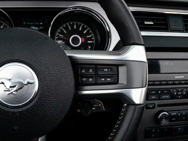 2014 Ford Mustang CONVERTIBLE|PREMIUM|V6|LEATHER|SHAKER SOUND|HE - Photo 16