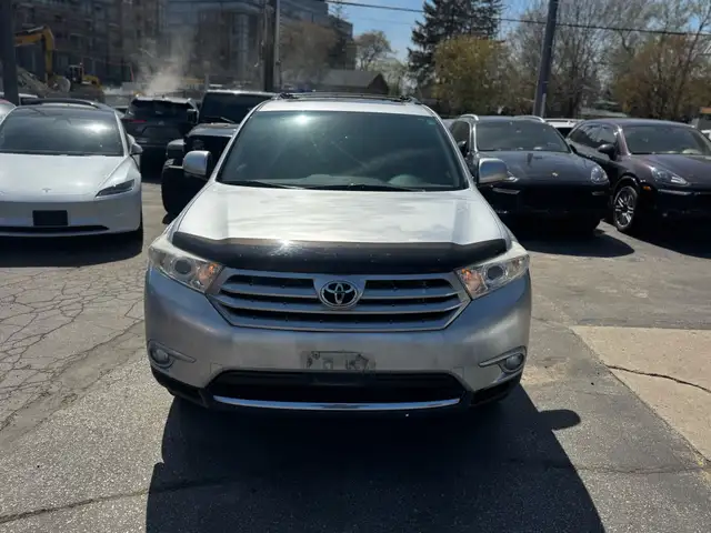 2011 Toyota Highlander 4WD 4dr - Photo 2
