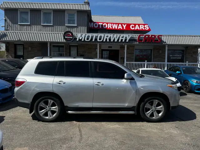2011 Toyota Highlander 4WD 4dr - Photo 4