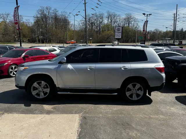 2011 Toyota Highlander 4WD 4dr - Photo 5