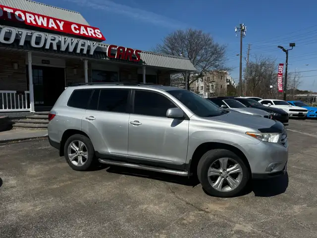 2011 Toyota Highlander 4WD 4dr - Photo 6