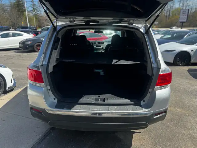 2011 Toyota Highlander 4WD 4dr - Photo 13
