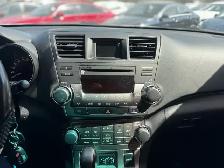 2011 Toyota Highlander 4WD 4dr - Photo 25