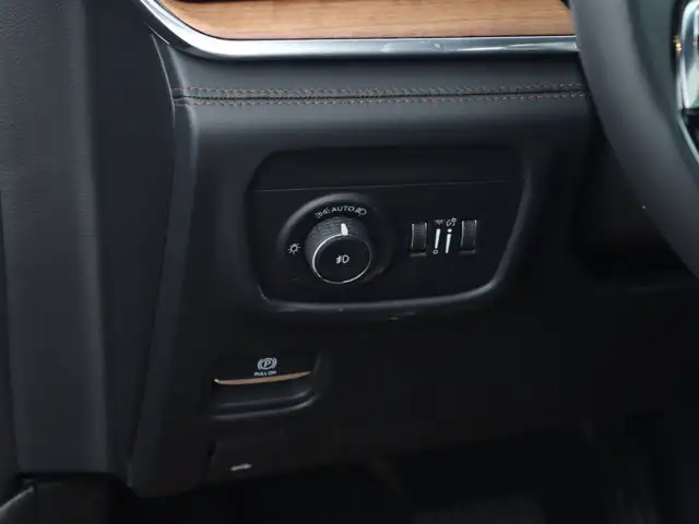2026 Jeep Grand Cherokee Summit - Photo 8