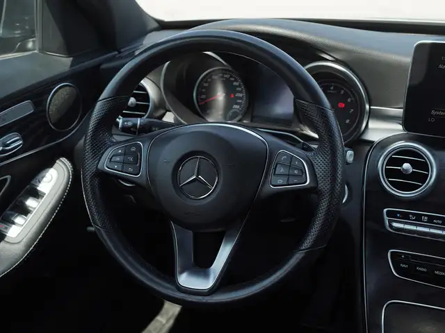 2018 Mercedes-Benz C-Class C 300, Panoramic roof, Heated Steerin - Photo 17
