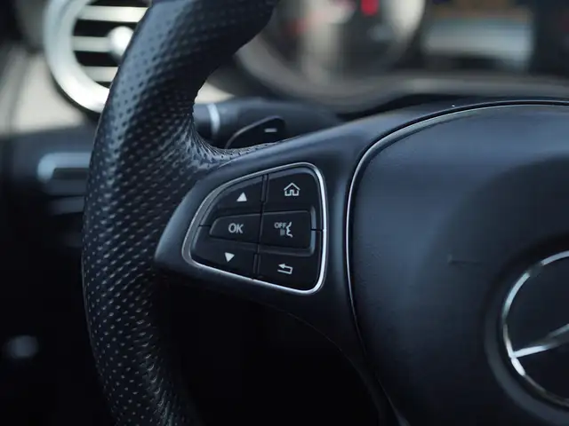 2018 Mercedes-Benz C-Class C 300, Panoramic roof, Heated Steerin - Photo 19