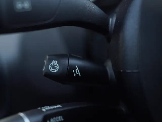 2018 Mercedes-Benz C-Class C 300, Panoramic roof, Heated Steerin - Photo 24