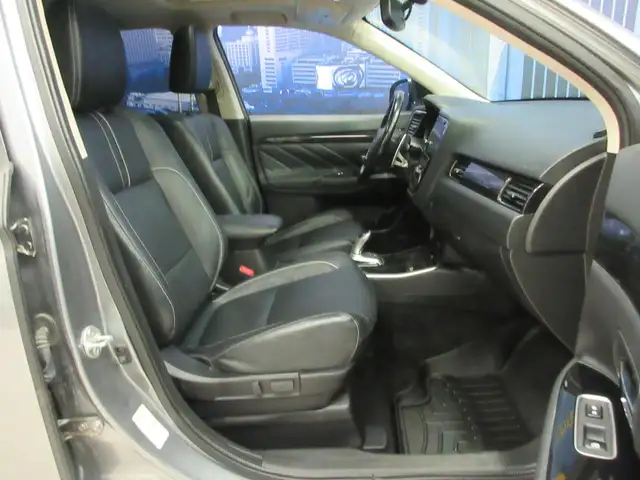 MITSUBISHI OUTLANDER PHEV 2018 SE S-AWC TOUT EQUIPE TOIT OUVRANT - Photo 11