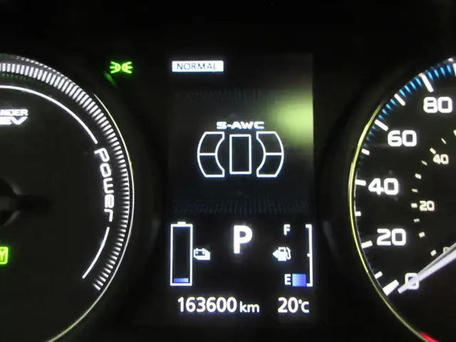 MITSUBISHI OUTLANDER PHEV 2018 SE S-AWC TOUT EQUIPE TOIT OUVRANT - Photo 24