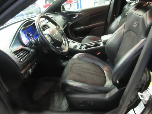 CHRYSLER 200 S 2015 S AWD V-6 3.6 LITRES 295 HP CUIR CHAUFFANT C - Photo 5