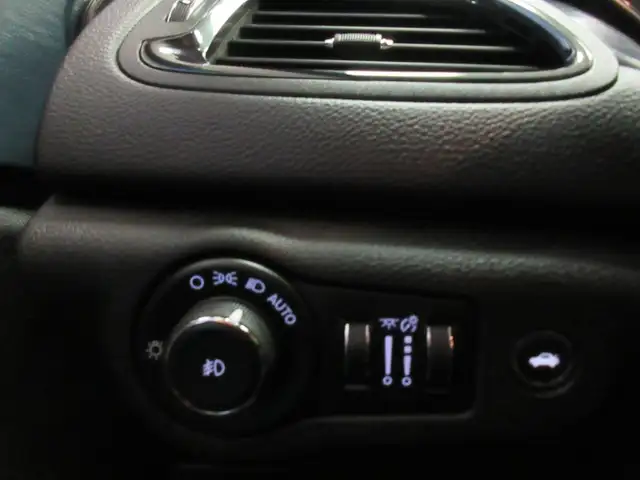 CHRYSLER 200 S 2015 S AWD V-6 3.6 LITRES 295 HP CUIR CHAUFFANT C - Photo 10