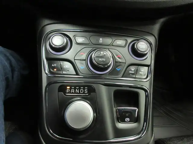 CHRYSLER 200 S 2015 S AWD V-6 3.6 LITRES 295 HP CUIR CHAUFFANT C - Photo 16