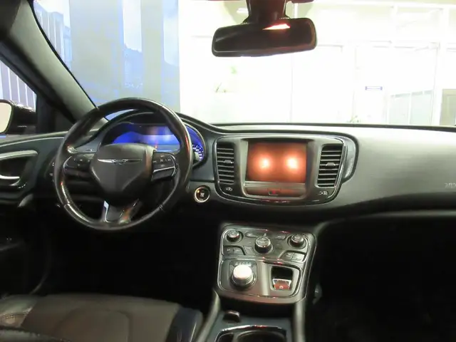 CHRYSLER 200 S 2015 S AWD V-6 3.6 LITRES 295 HP CUIR CHAUFFANT C - Photo 20