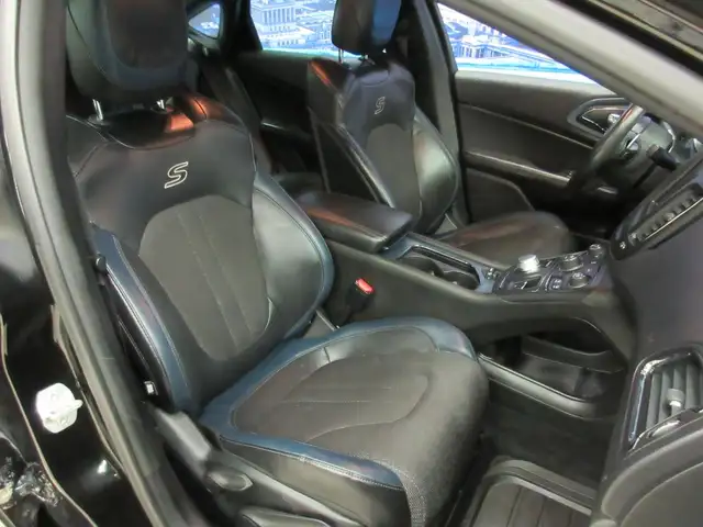 CHRYSLER 200 S 2015 S AWD V-6 3.6 LITRES 295 HP CUIR CHAUFFANT C - Photo 22