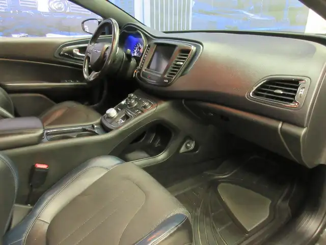 CHRYSLER 200 S 2015 S AWD V-6 3.6 LITRES 295 HP CUIR CHAUFFANT C - Photo 23