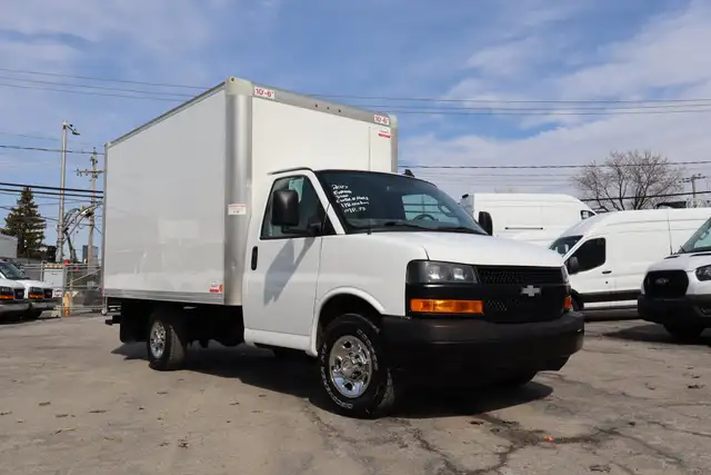 Chevrolet Express 3500 CUBE 12 PIEDS / 1 SEUL PROPRIO / GARANTIE - Photo 3