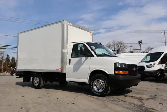 Chevrolet Express 3500 CUBE 12 PIEDS / 1 SEUL PROPRIO / GARANTIE - Photo 5