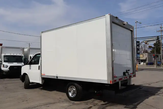 Chevrolet Express 3500 CUBE 12 PIEDS / 1 SEUL PROPRIO / GARANTIE - Photo 8