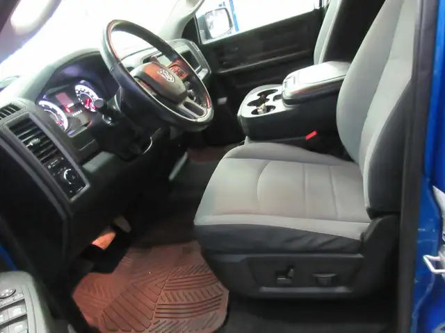 RAM 1500 CLASSIC 2022 EXPRESS NIGHT EDITION CREW-CAB V-6 3.6 LIT - Photo 7