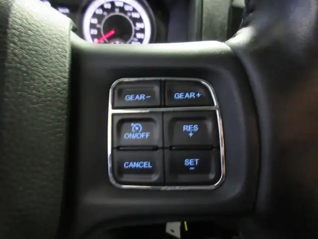 RAM 1500 CLASSIC 2022 EXPRESS NIGHT EDITION CREW-CAB V-6 3.6 LIT - Photo 10
