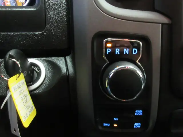 RAM 1500 CLASSIC 2022 EXPRESS NIGHT EDITION CREW-CAB V-6 3.6 LIT - Photo 14