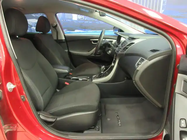 HYUNDAI ELANTRA 2015 GL AUTOMATIQUE AIR CLIMATISE  89 200 KM - Photo 9
