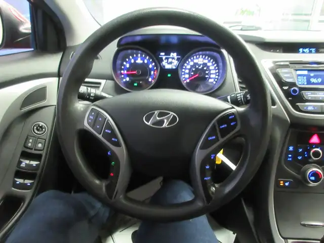 HYUNDAI ELANTRA 2015 GL AUTOMATIQUE AIR CLIMATISE  89 200 KM - Photo 21