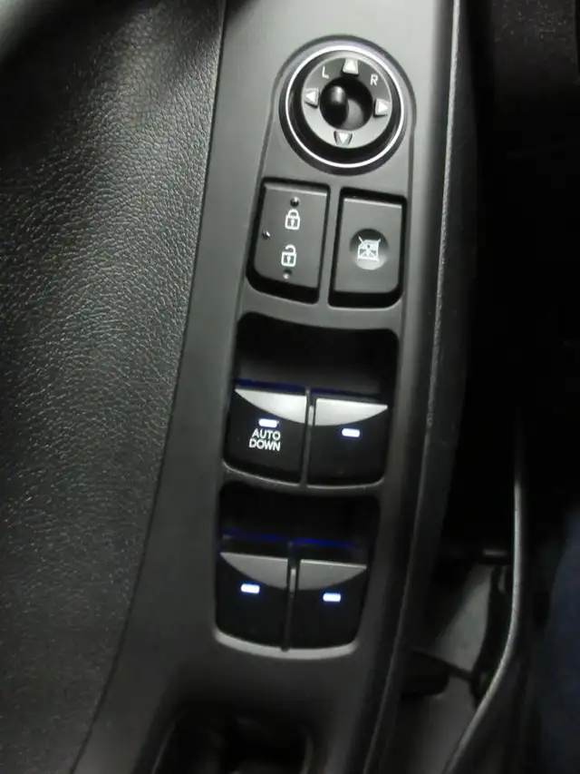 HYUNDAI ELANTRA 2015 GL AUTOMATIQUE AIR CLIMATISE  89 200 KM - Photo 25
