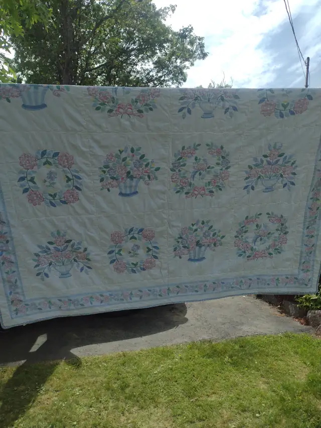 68 x 88 quilt full of vases and flowers