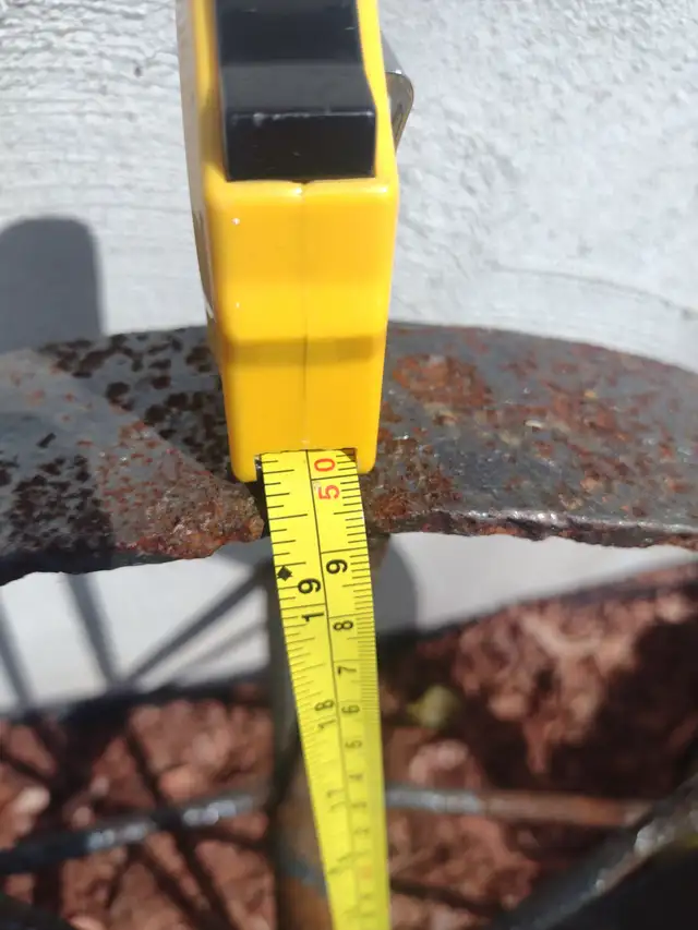 19' antique metal wheel - Photo 2
