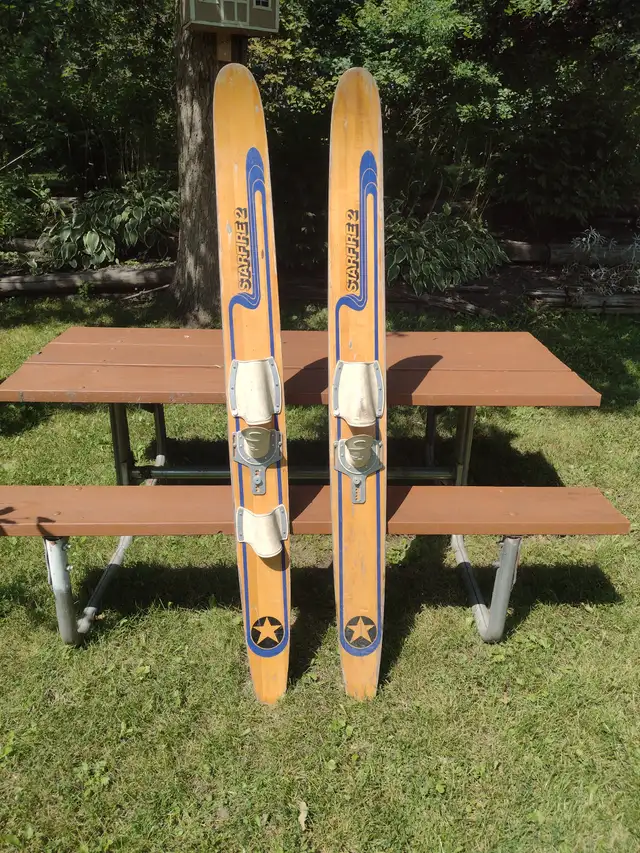 Vintage Starfire 2 wood waterskie - Photo 3