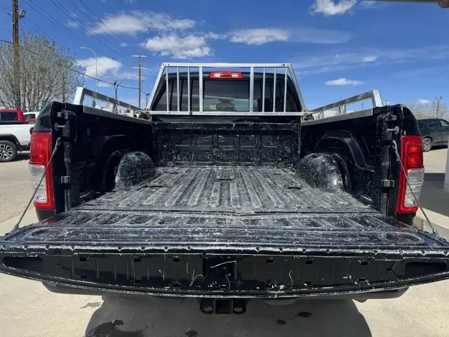 2023 Ram 3500 Big Horn | 6.7L CUMMINS HO | AISIN | LEVEL 1 - Photo 4