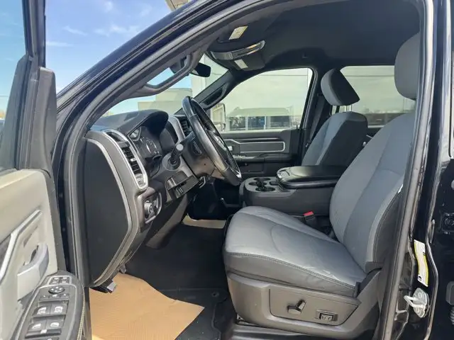 2023 Ram 3500 Big Horn | 6.7L CUMMINS HO | AISIN | LEVEL 1 - Photo 10
