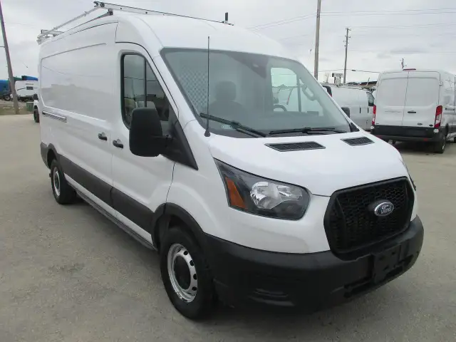 2022 Ford Transit Cargo Van - Photo 3