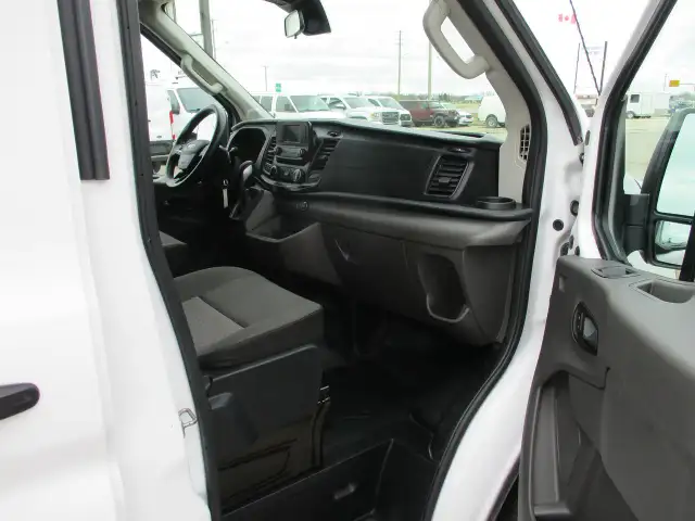 2022 Ford Transit Cargo Van - Photo 8
