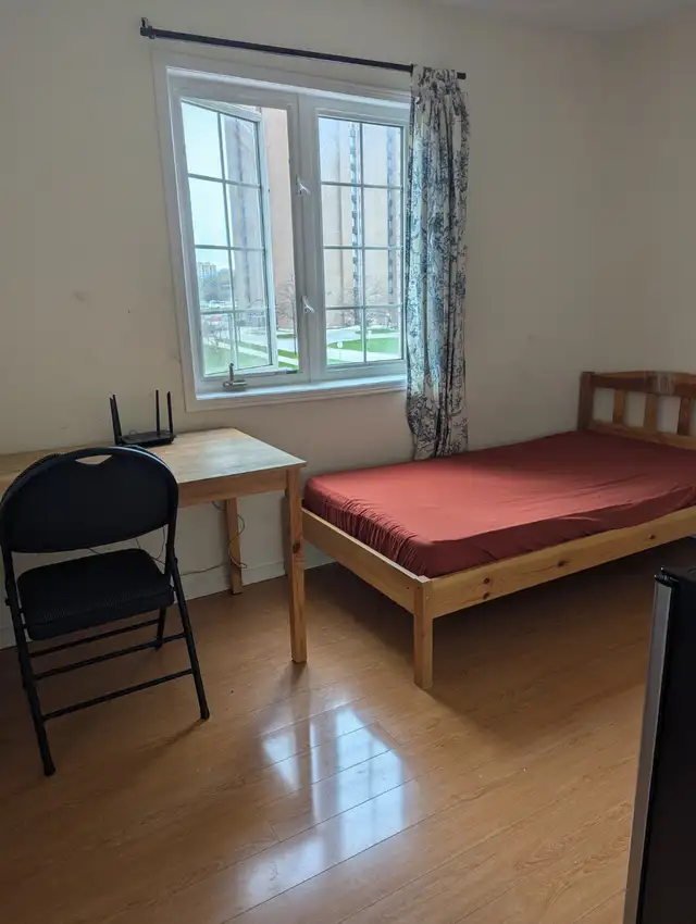 Multiple Rooms Private Bath Balcony Parking @York University - Photo 6