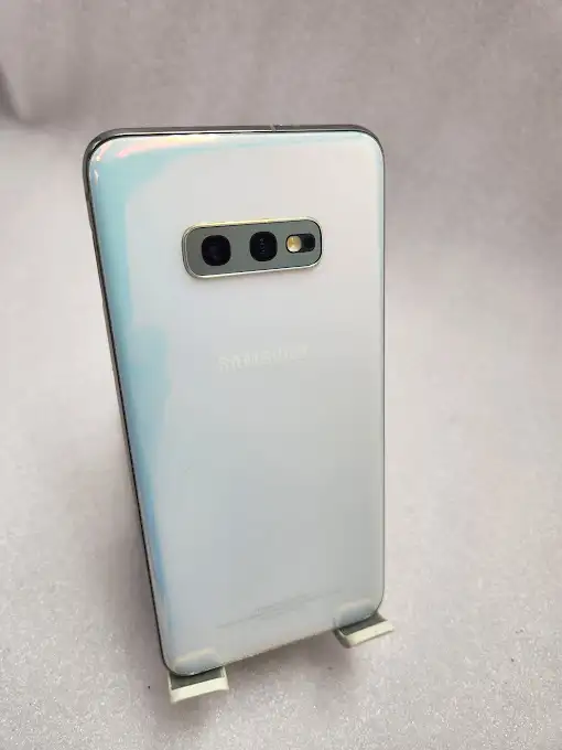 Samsung Galaxy S10E 128gb 3Months Warranty W/Charger - Photo 6