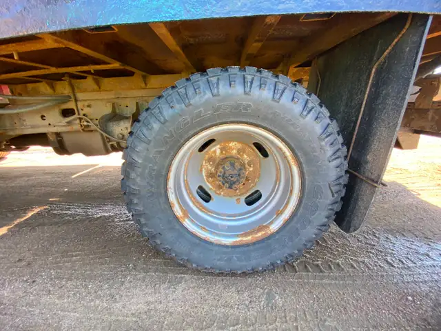 FOR SALE! FORD F-350 Dually Truck. - Photo 9