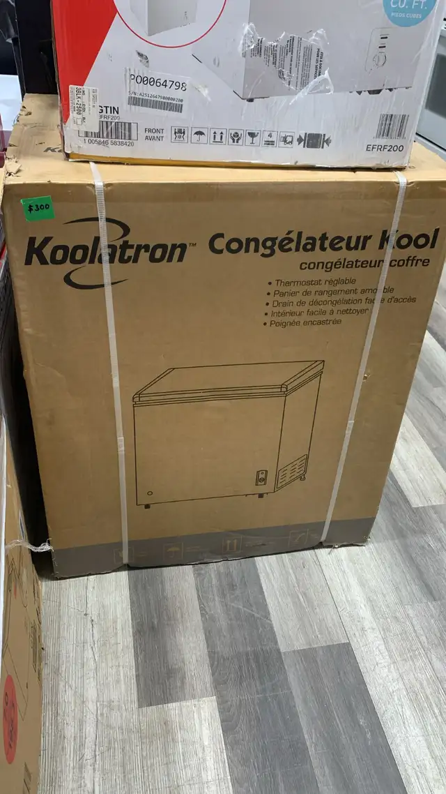 Chest Freezer - Frigidaire 2.1 Cu ft EFRF200 - White new - Photo 3